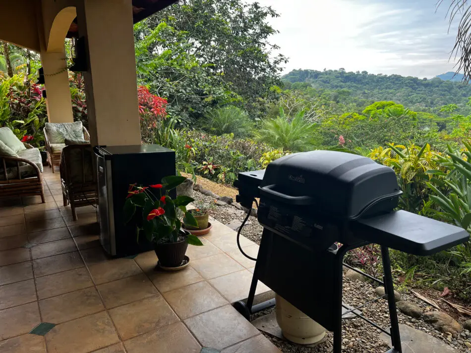 Outdoor seating area & BBQ