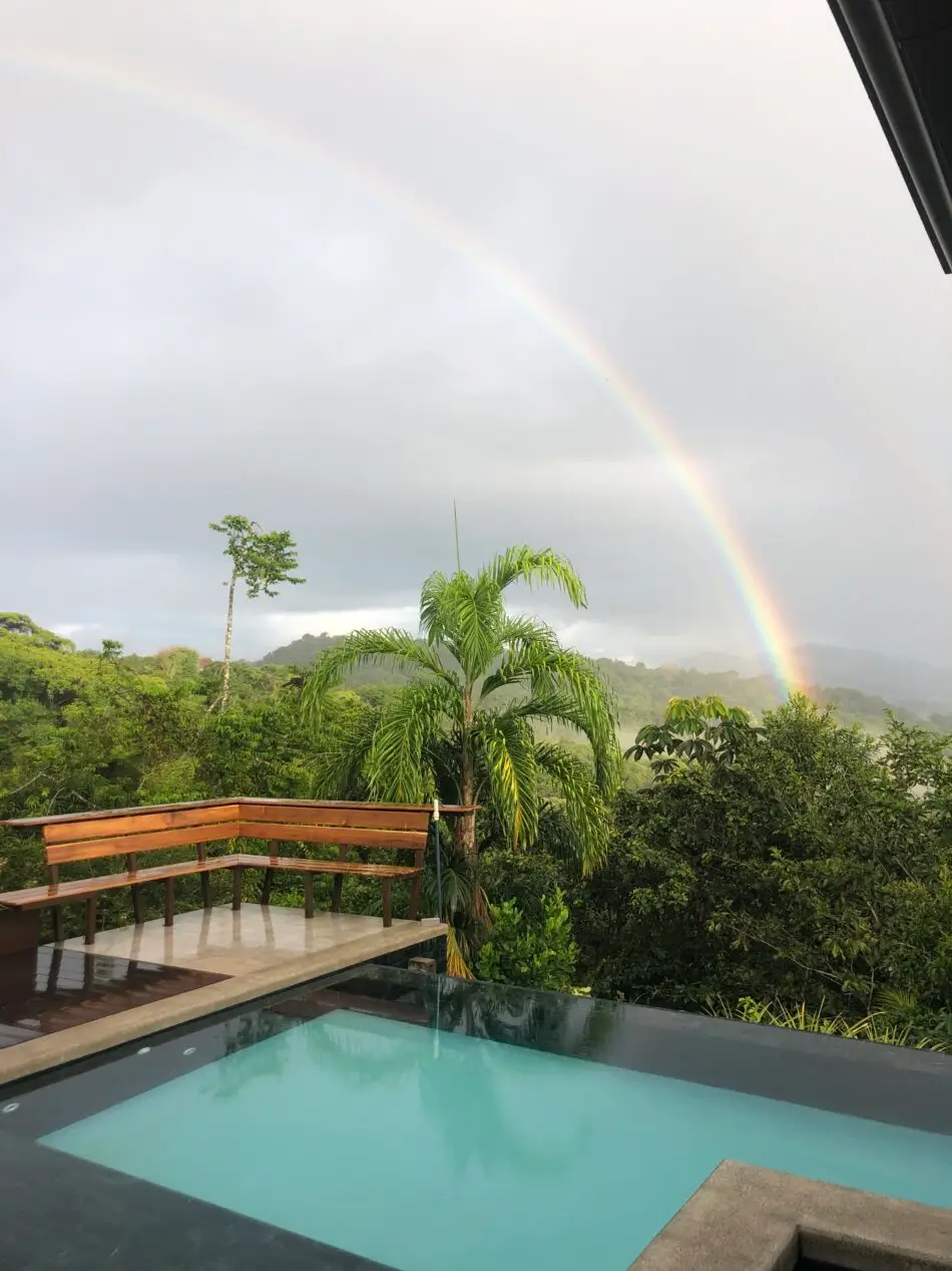 Saltwater pool & hot tub